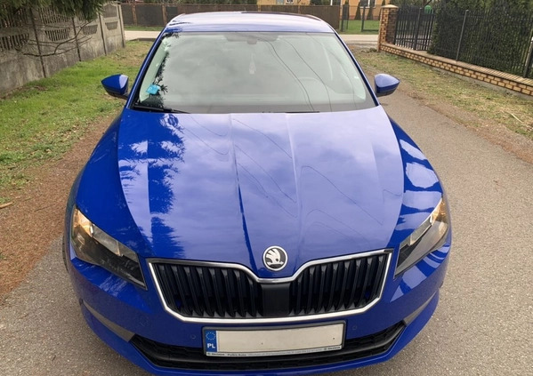 Skoda Superb cena 69900 przebieg: 137000, rok produkcji 2018 z Człopa małe 742